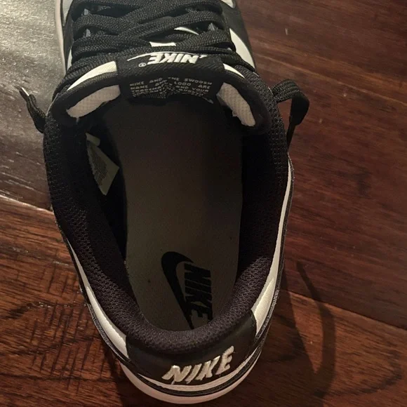 Nike Panda Dunks - Picture 6 of 10